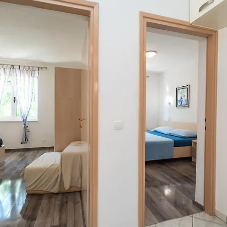 Apartment And Sanja Vodice