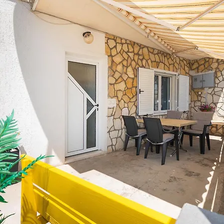 And Sanja Apartment Vodice