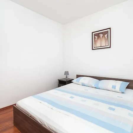 Apartment And Sanja *