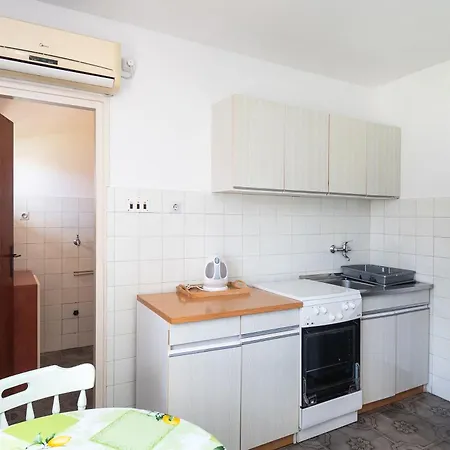 Apartment And Sanja Vodice
