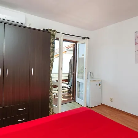 Apartment And Sanja